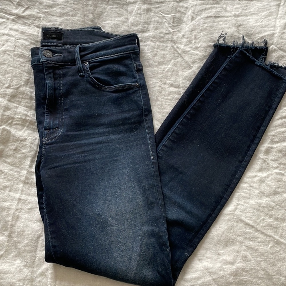 Mother Stunner Zip Two Step Fray Jeans